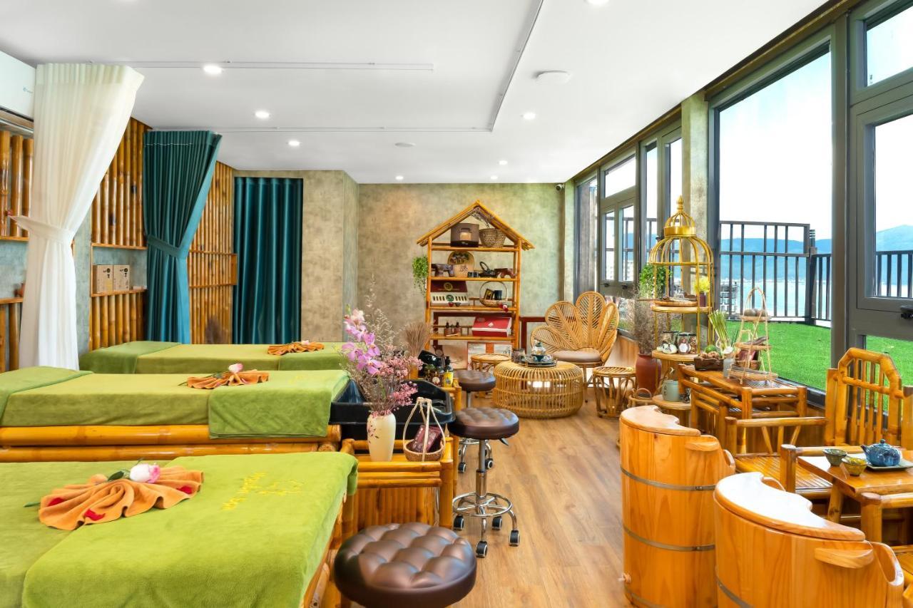 Hotel Halina And Đà Nẵng