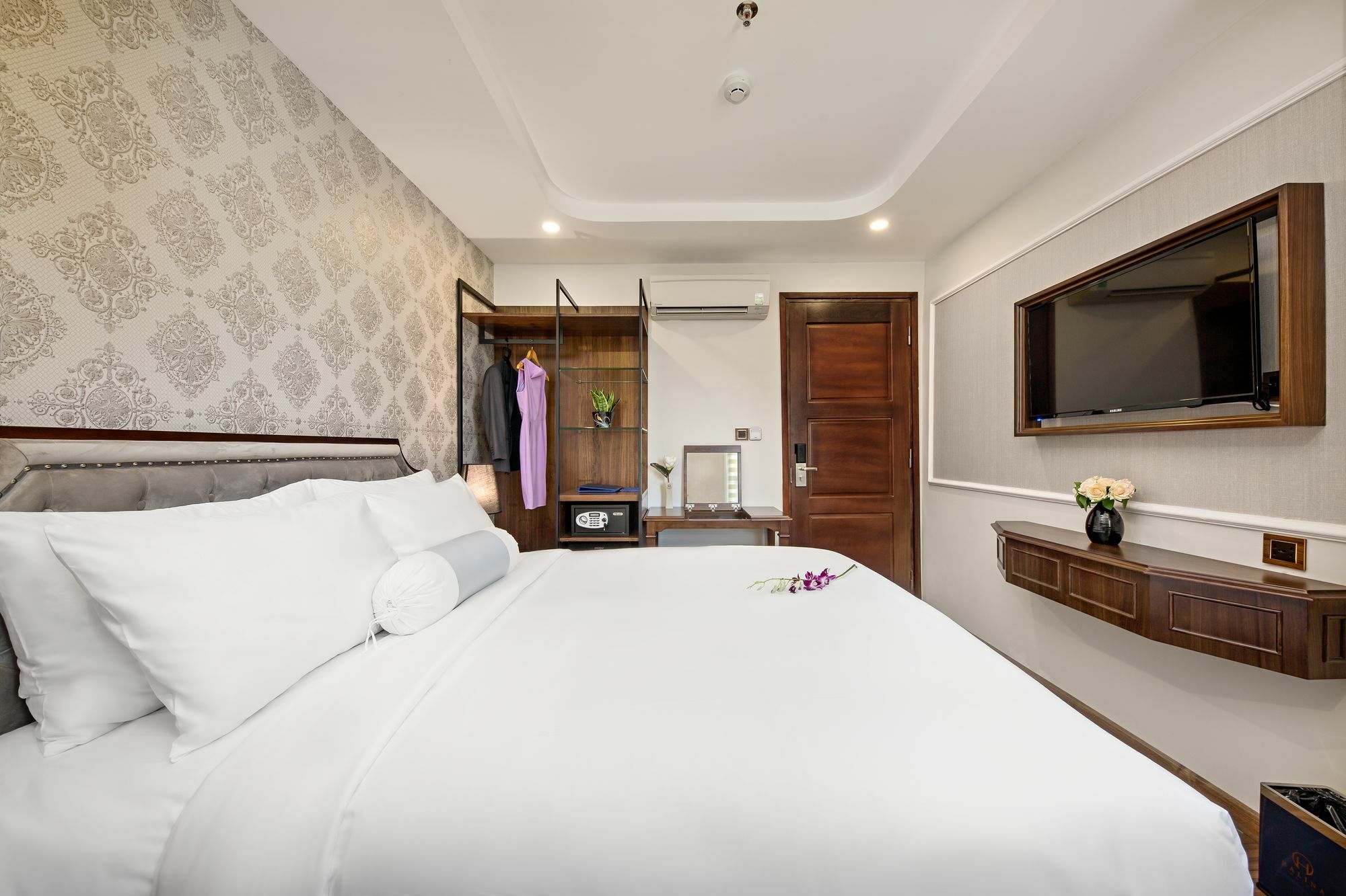 Hotel Halina And Đà Nẵng